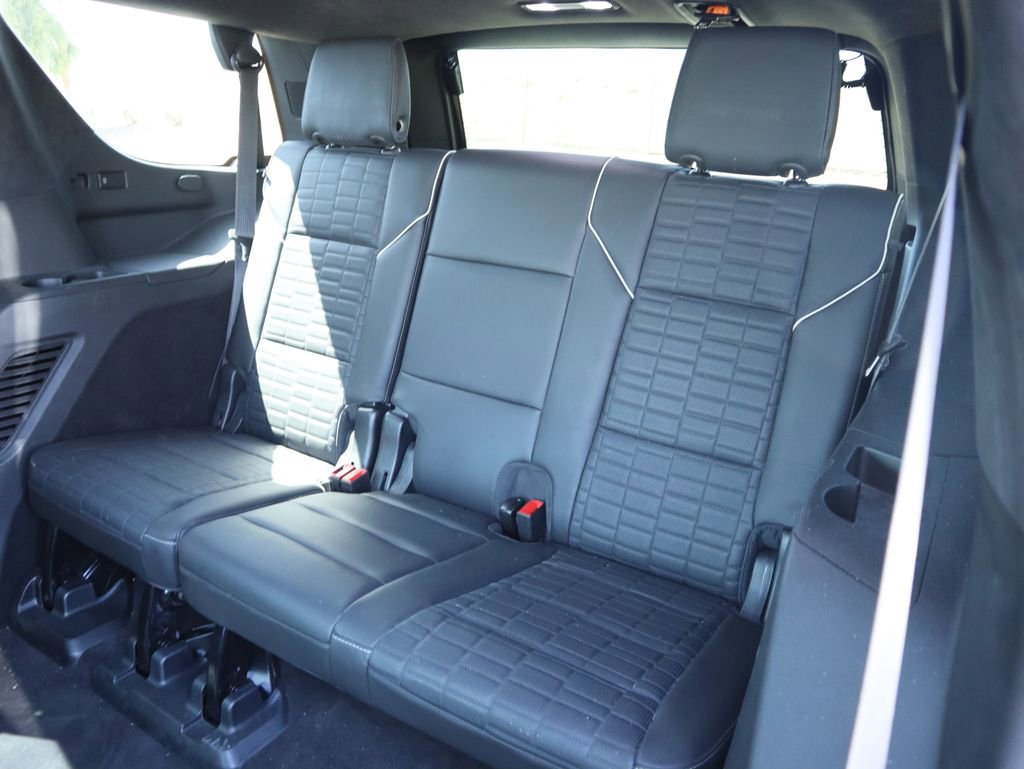 Used 2022 Cadillac Escalade Sport Platinum w/ LPO, ONYX Package AWD/4WD image 6