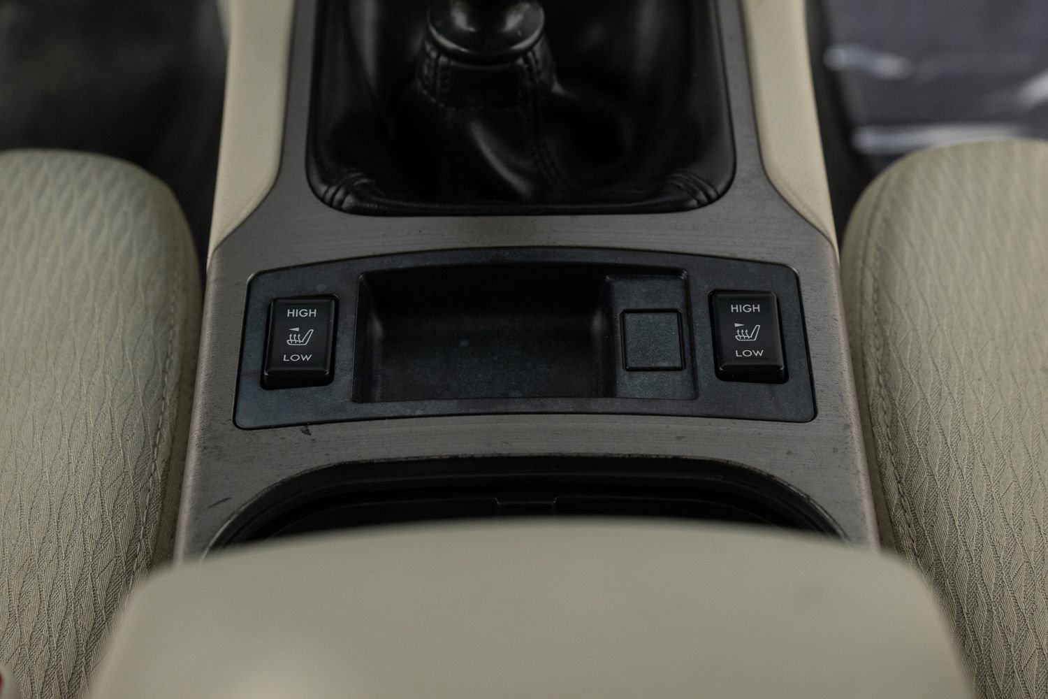 Used 2012 Subaru Outback 2.5i Premium w/ All-Weather Pkg image 39