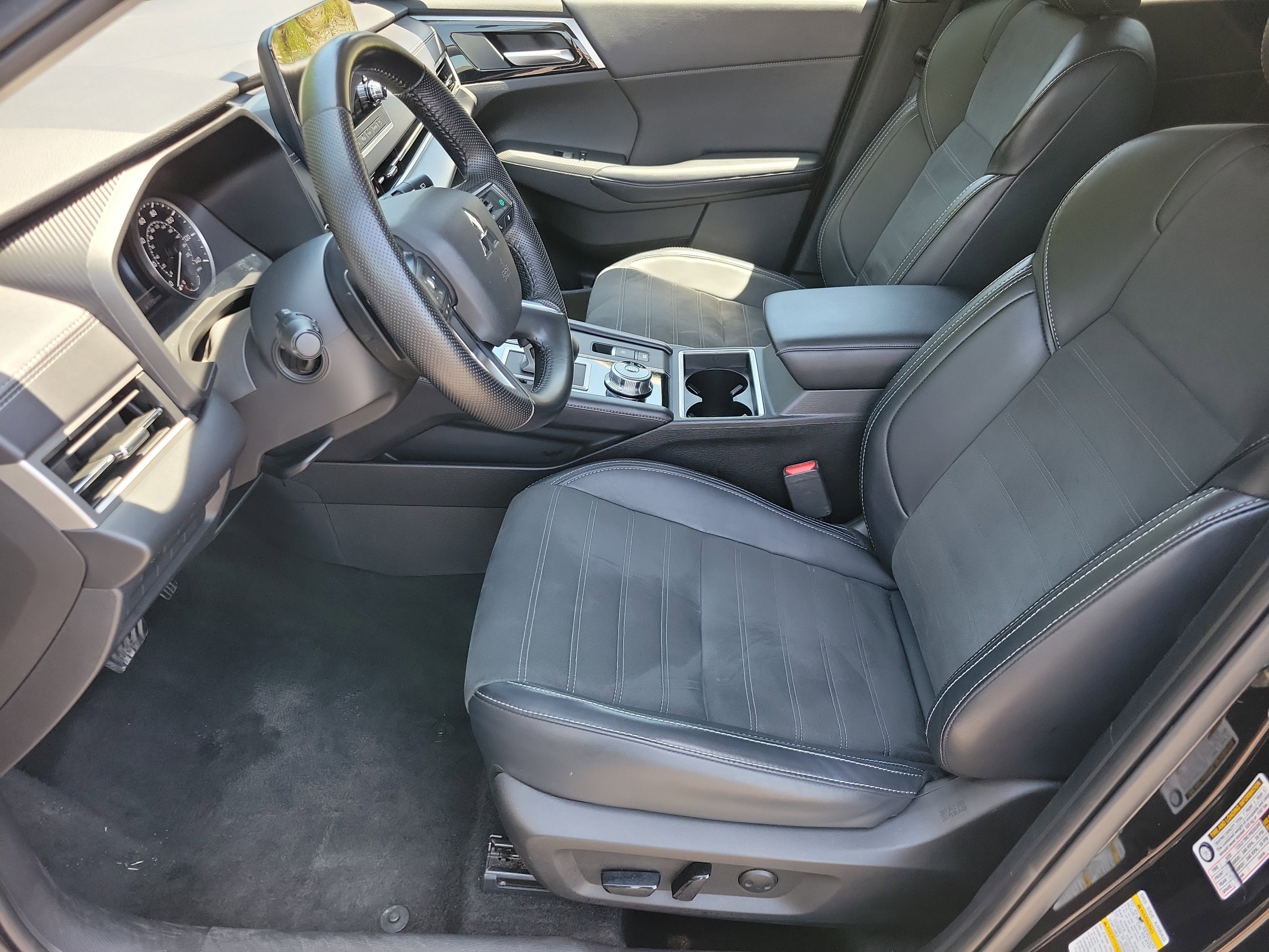 Used 2024 Mitsubishi Outlander SE AWD/4WD image 4