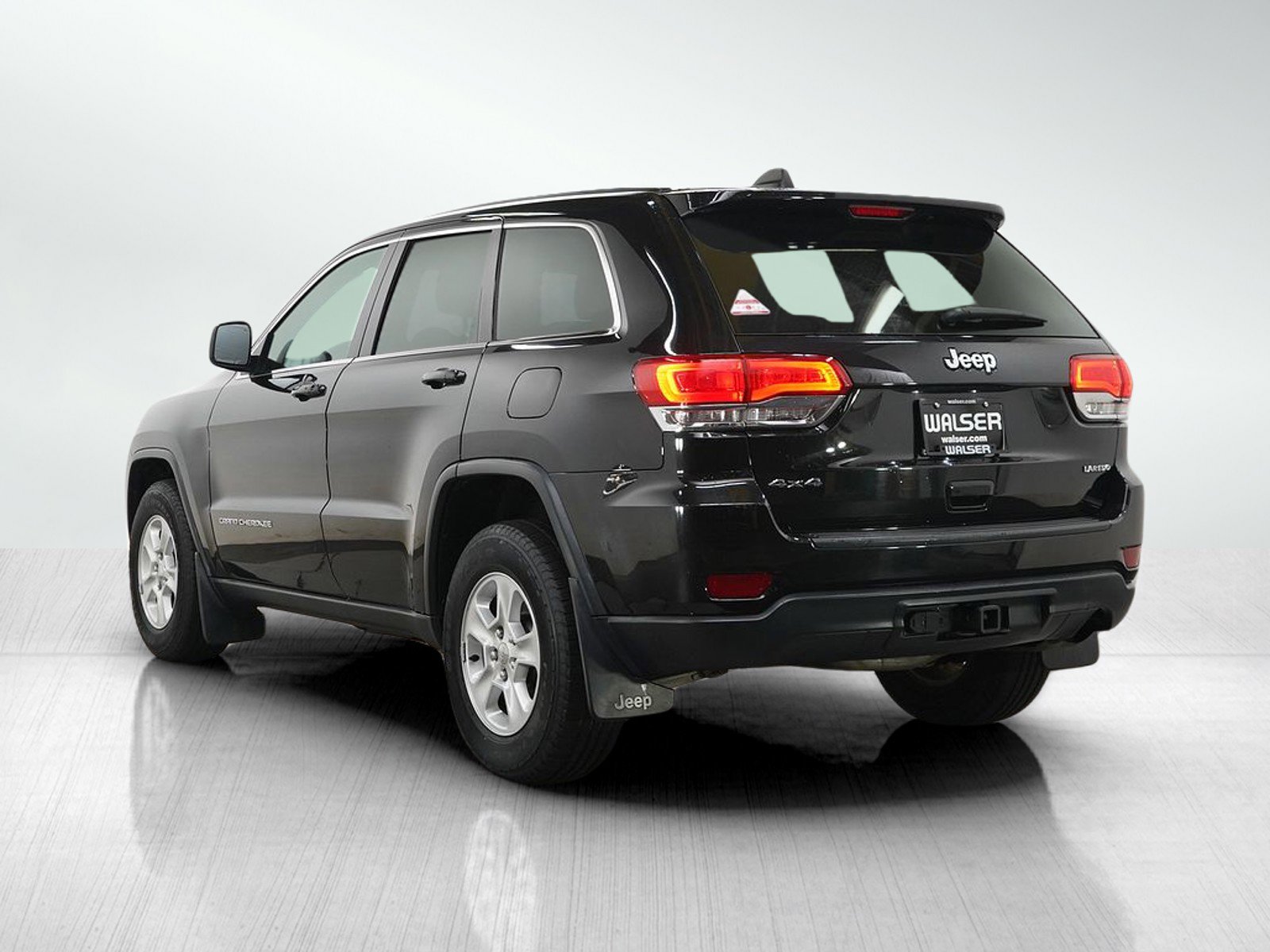 Used 2014 Jeep Grand Cherokee Laredo AWD/4WD image 3