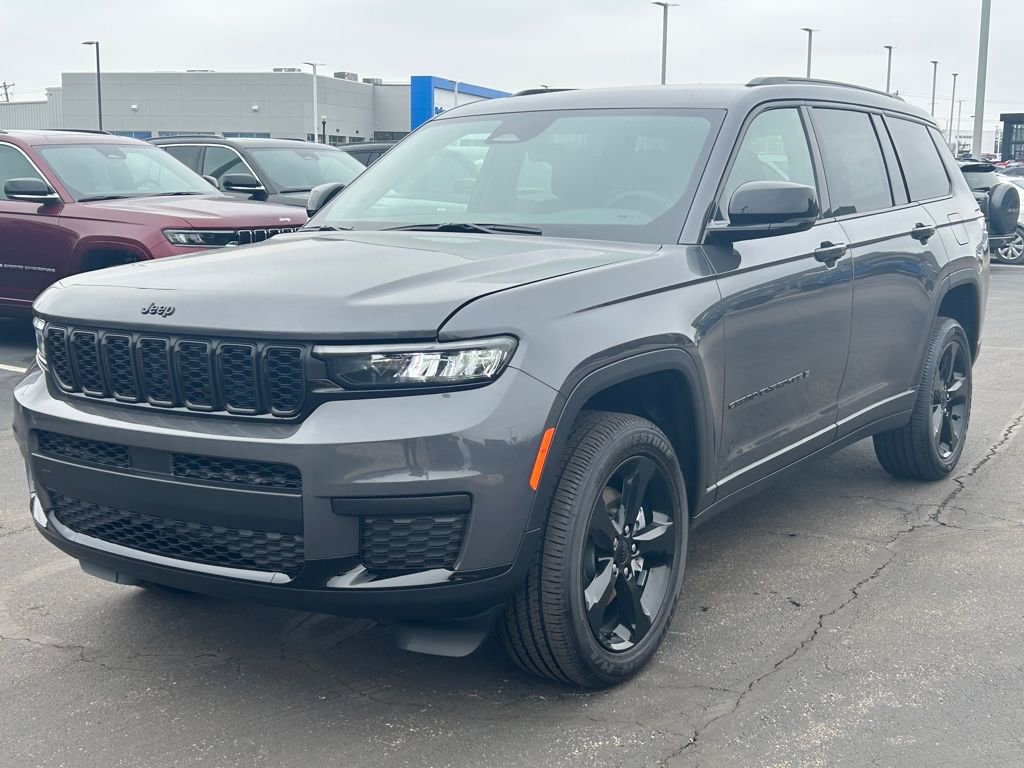 New 2025 Jeep Grand Cherokee L Altitude image 3