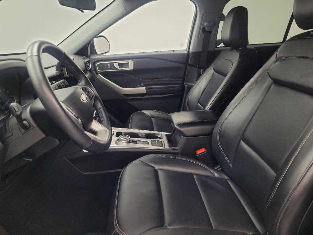 Used 2023 Ford Explorer XLT w/ Equipment Group 202A image 17
