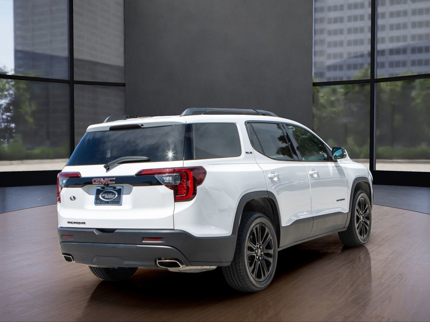 Used 2022 GMC Acadia SLE w/ Driver Convenience Package image 8