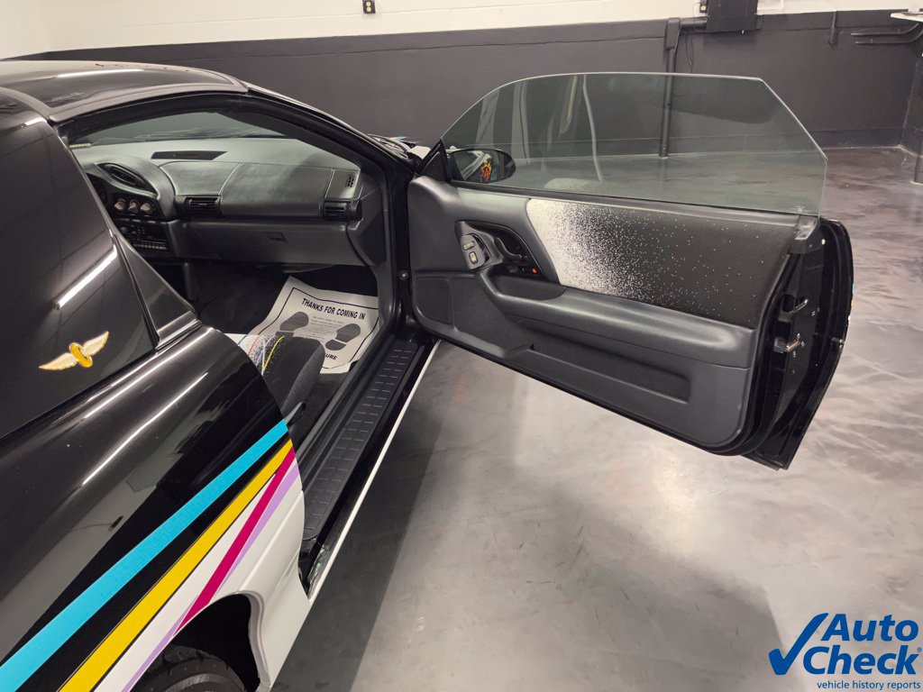 Used 1993 Chevrolet Camaro Z28 RWD image 32