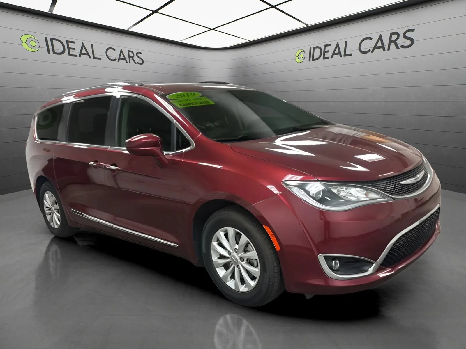 Used 2019 Chrysler Pacifica Touring-L FWD image 3