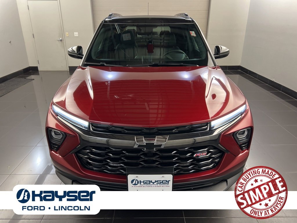Used 2025 Chevrolet TrailBlazer RS w/ Convenience Package image 2