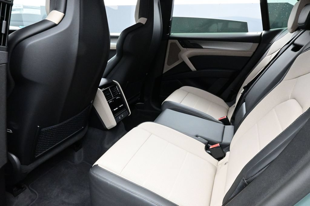 New 2026 Porsche Cayenne Electric AWD/4WD image 9