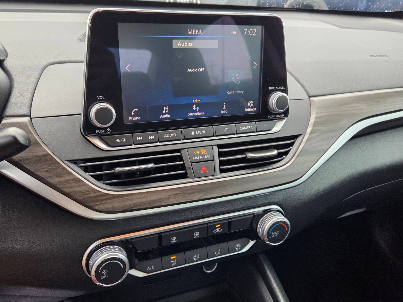 Used 2025 Nissan Altima 2.5 SV FWD image 19