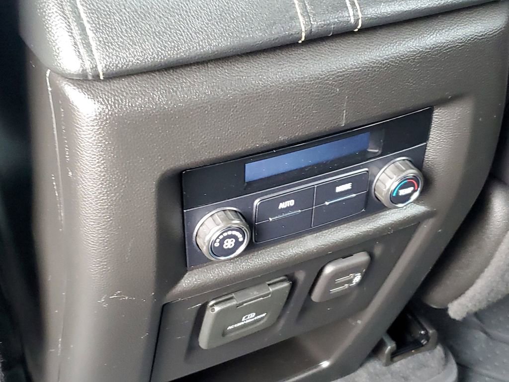 Used 2022 Chevrolet Traverse LT w/ LT Premium Package image 35