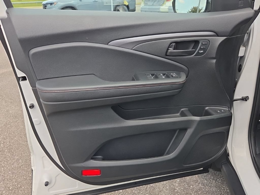 Used 2023 Honda Passport TrailSport image 23