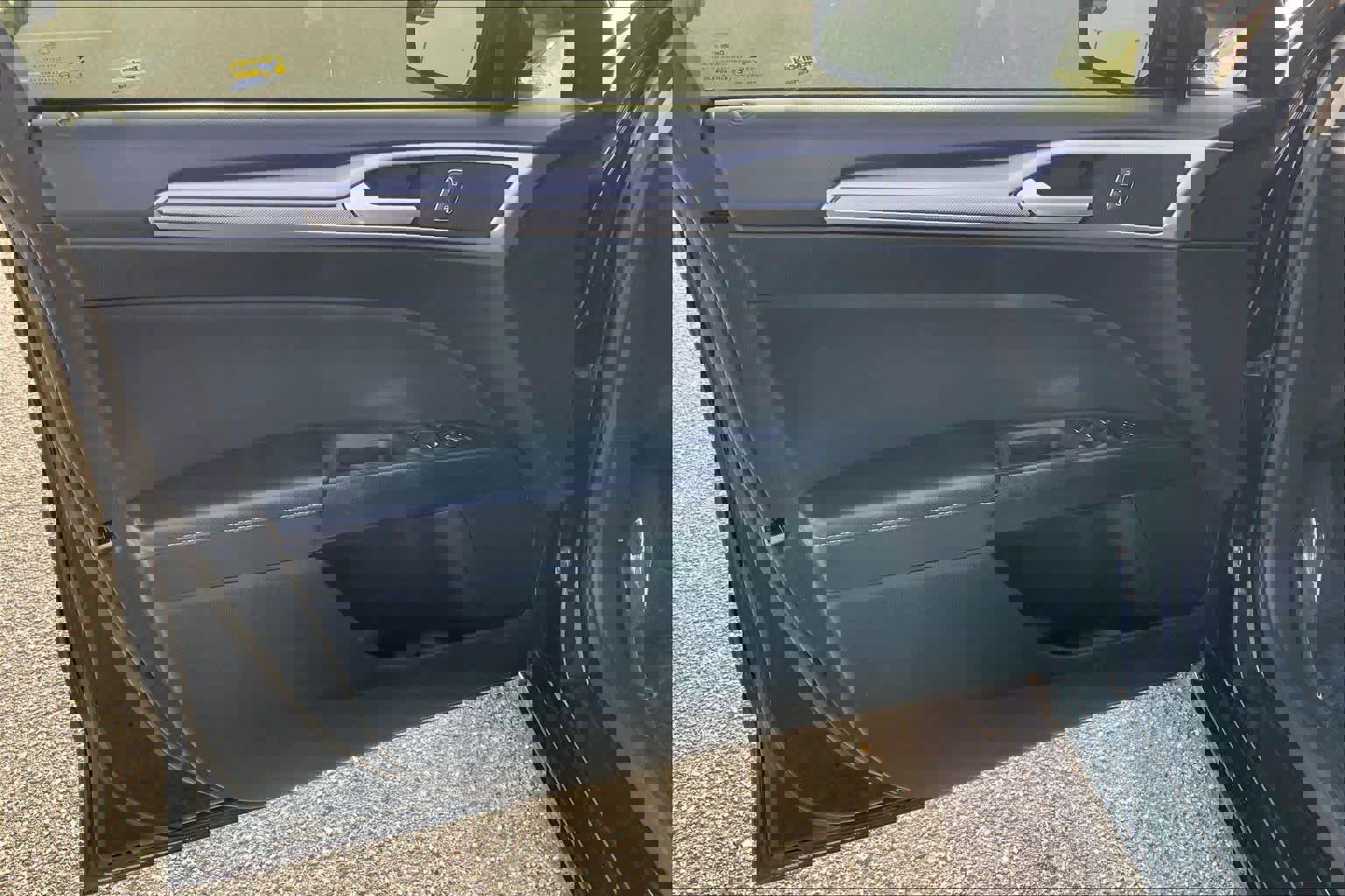 Used 2018 Ford Fusion SE w/ Fusion SE Technology Package image 20