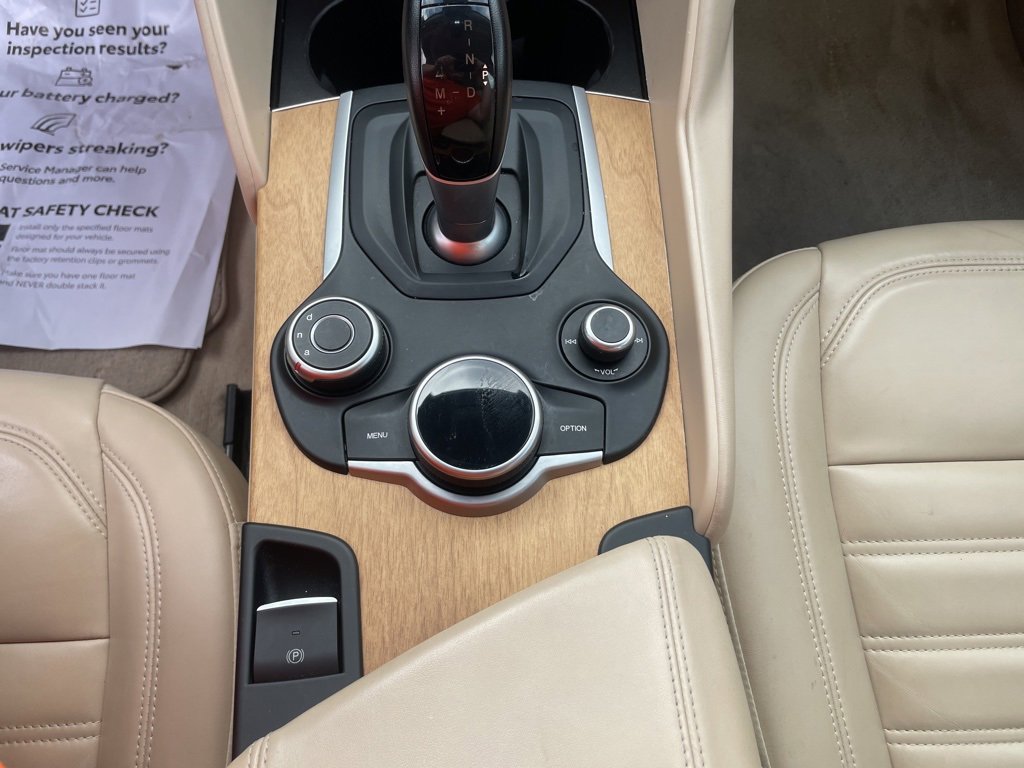 Used 2018 Alfa Romeo Giulia Ti w/ Quick Order Package 22Z Lusso image 21