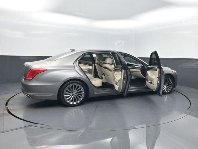 Used 2018 Genesis G90 3.3T Premium RWD image 39