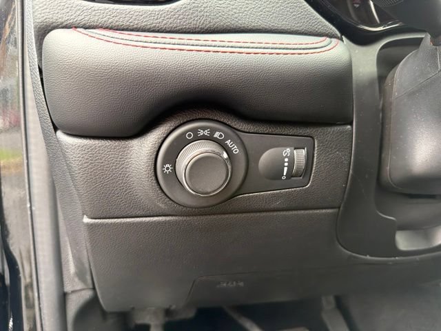 Used 2024 Dodge Durango GT RWD image 13