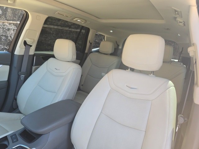 Certified 2025 Cadillac XT6 Premium Luxury image 9