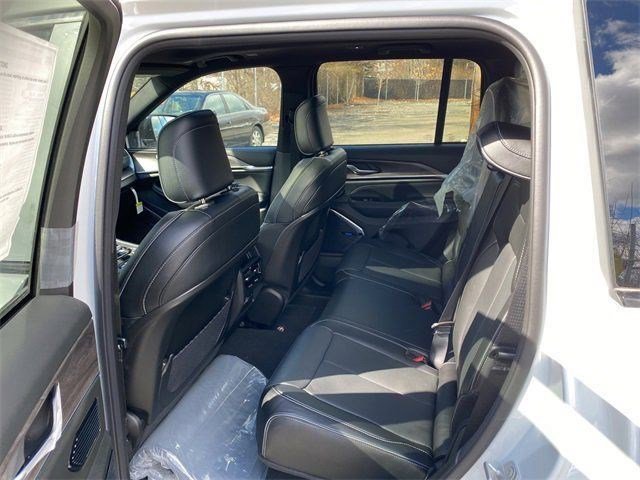 New 2022 Jeep Grand Cherokee Overland image 9