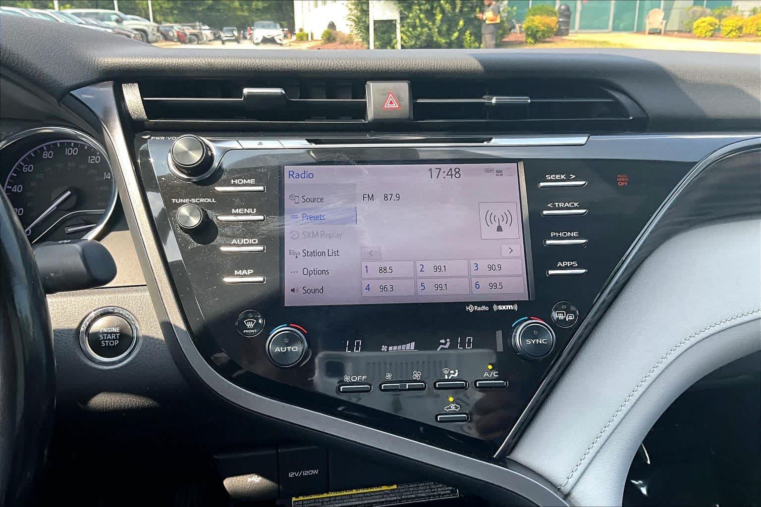 Used 2020 Toyota Camry XLE FWD image 35