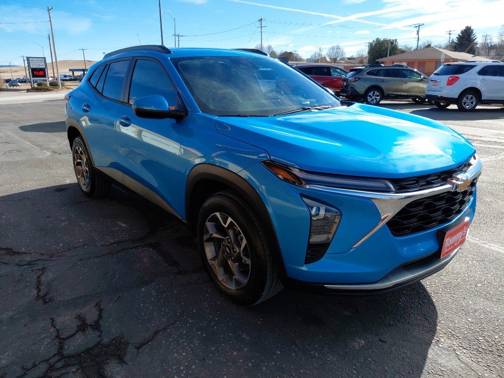 Used 2025 Chevrolet Trax LT image 4