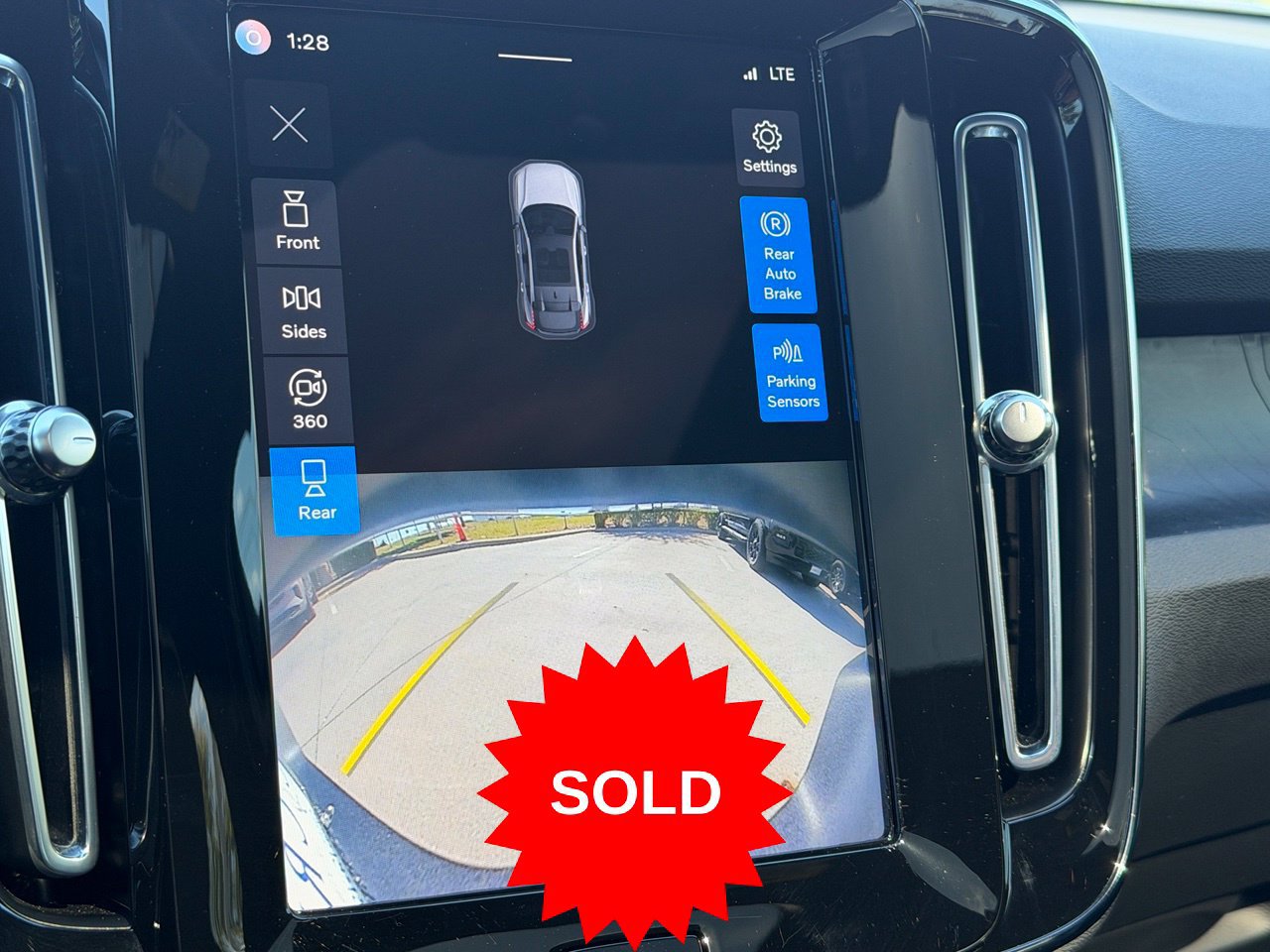 Certified 2023 Volvo C40 P8 Recharge Plus AWD/4WD image 27