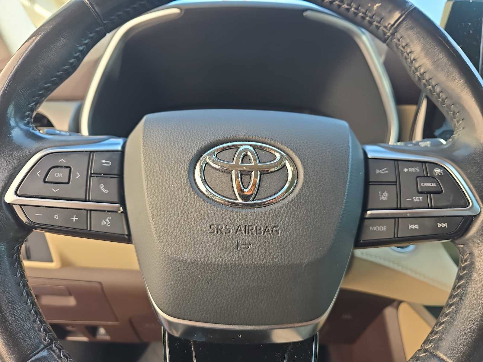 Used 2021 Toyota Highlander XLE image 22