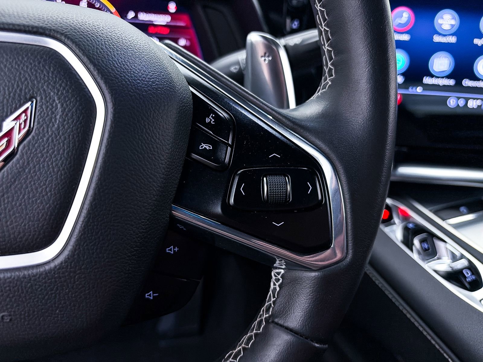 Used 2021 Chevrolet Corvette Stingray Coupe w/ Engine Appearance Package image 32