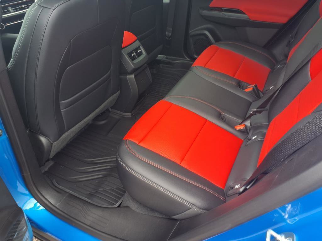 New 2025 Chevrolet Equinox EV RS image 6