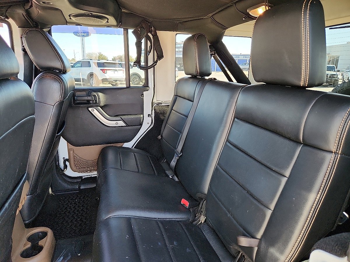 Used 2011 Jeep Wrangler Unlimited Rubicon w/ Connectivity Group image 5