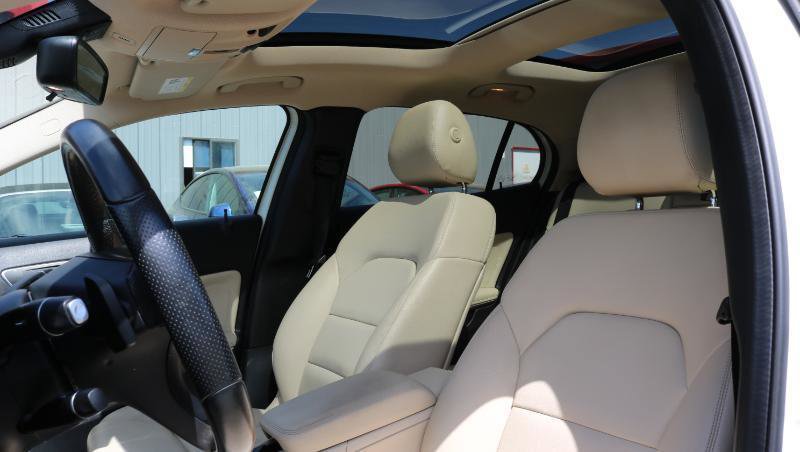 Used 2020 Mercedes-Benz GLA 250 4MATIC w/ Premium Package image 8