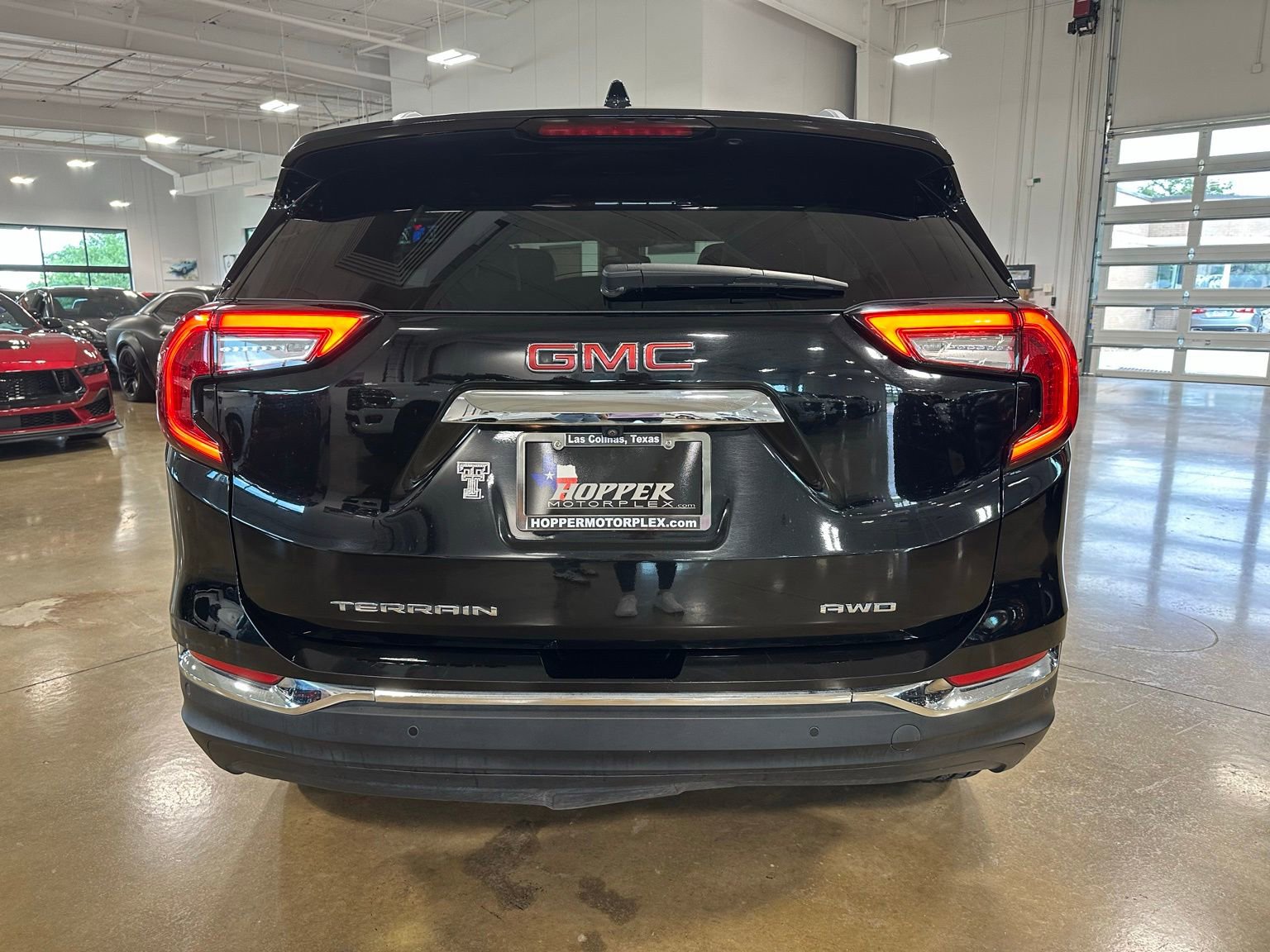 Used 2023 GMC Terrain SLT AWD/4WD image 7