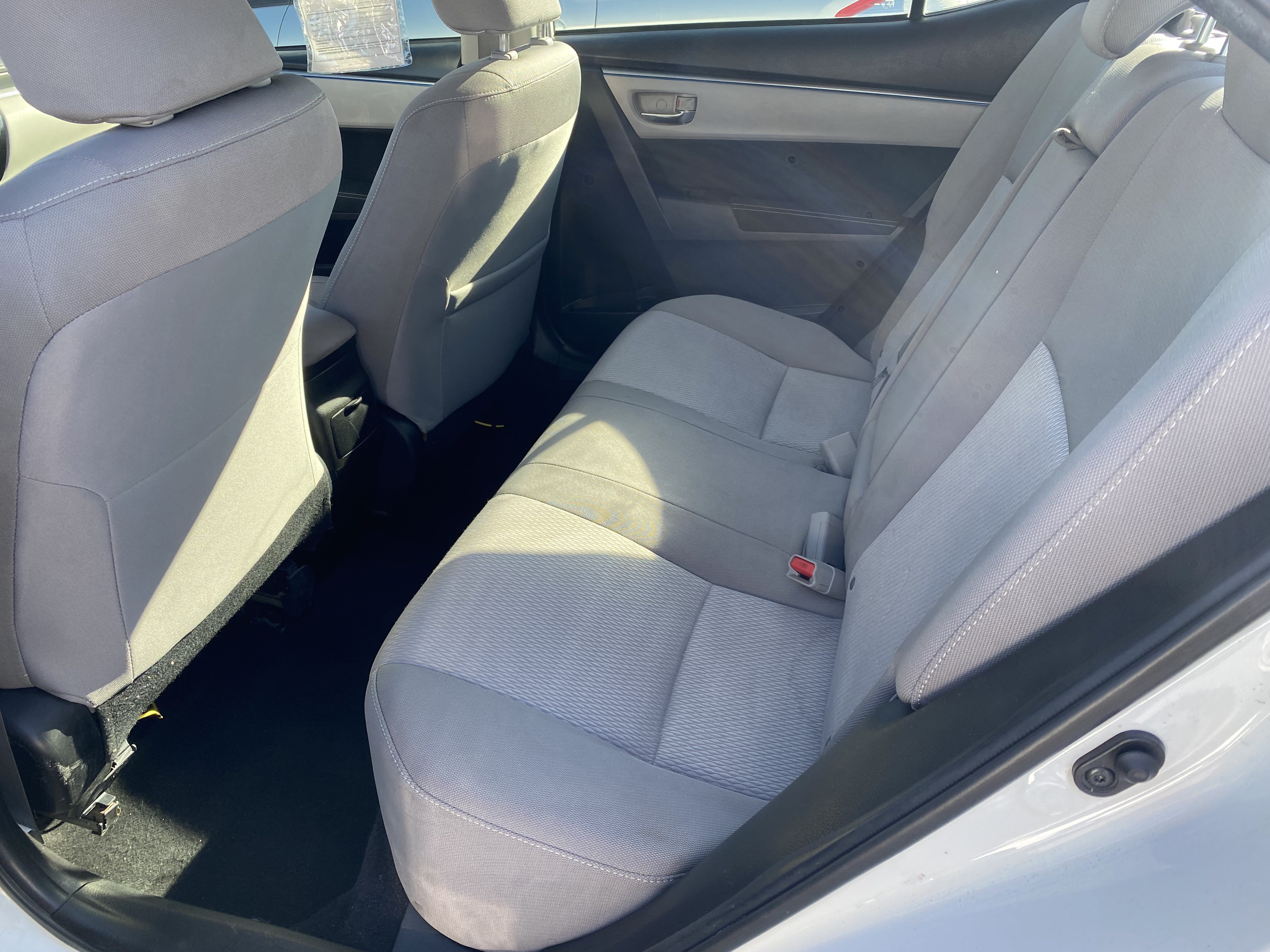 Used 2015 Toyota Corolla LE FWD image 10
