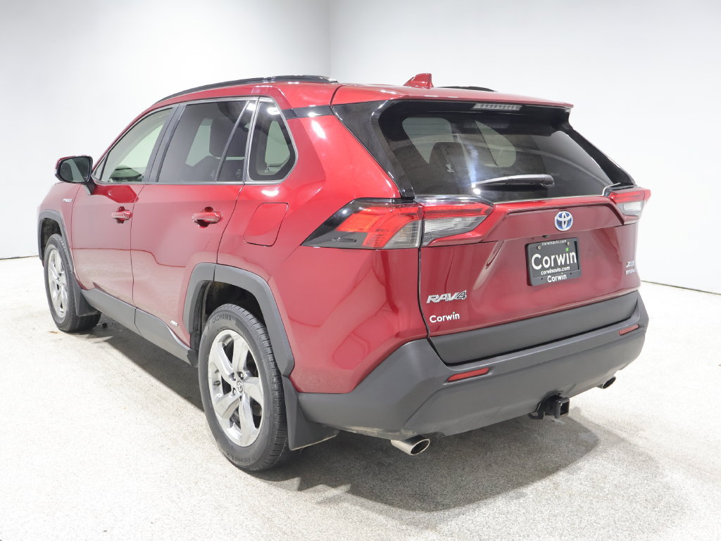Used 2021 Toyota RAV4 XLE Premium AWD/4WD image 6