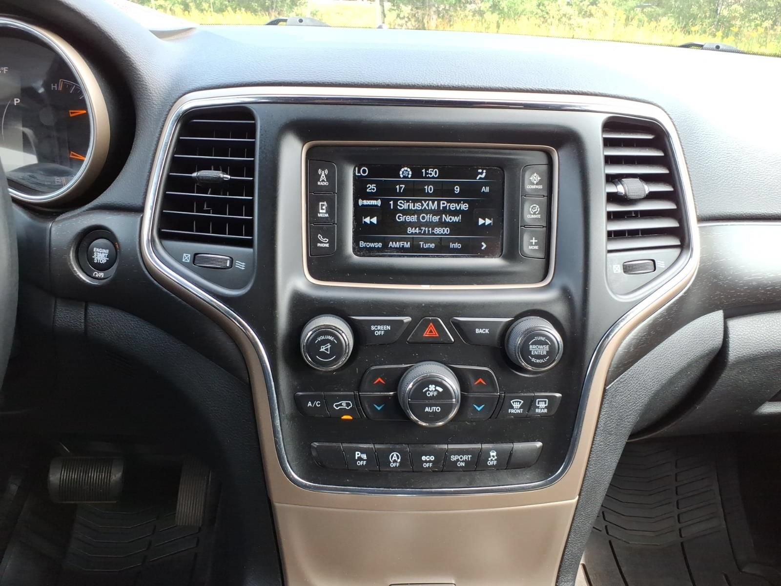 Used 2017 Jeep Grand Cherokee Laredo w/ Quick Order Package 23E AWD/4WD image 24