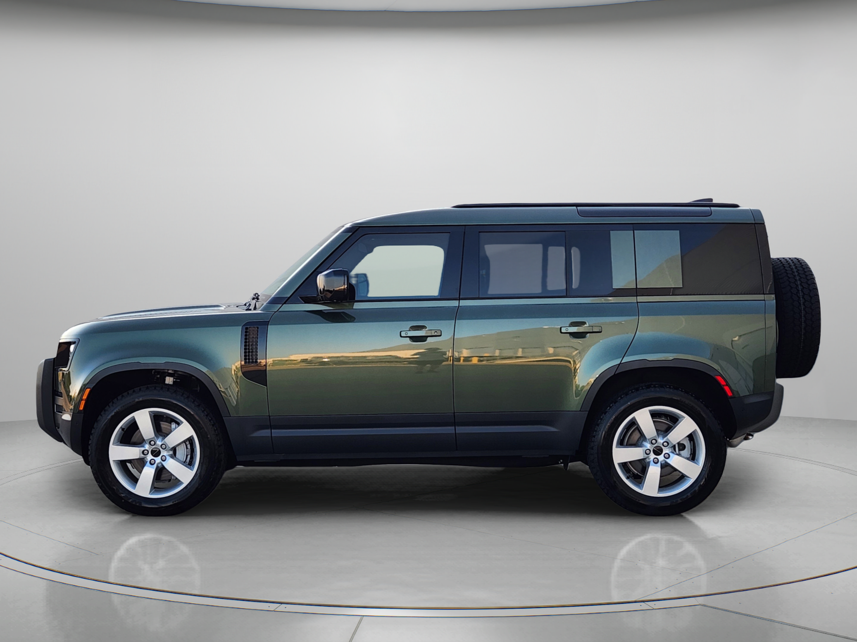 New 2026 Land Rover Defender 110 S AWD/4WD image 2