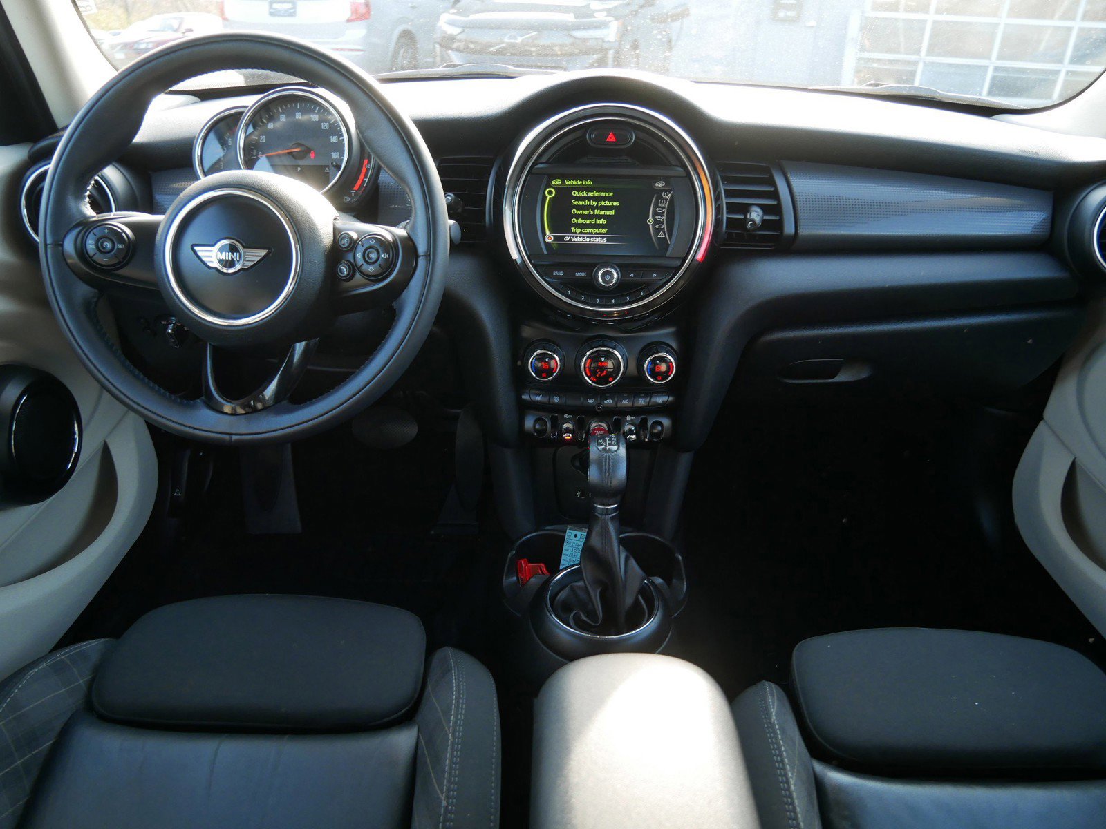 Used 2018 MINI Cooper 4-Door Hardtop image 13