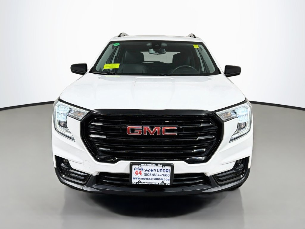 Used 2024 GMC Terrain SLT w/ Elevation Edition AWD/4WD image 11