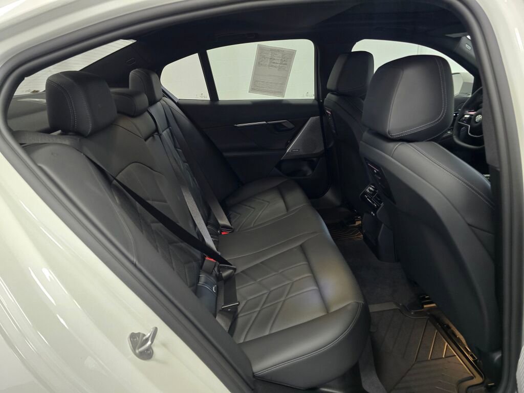 Used 2026 BMW 530i xDrive w/ Premium Package image 24