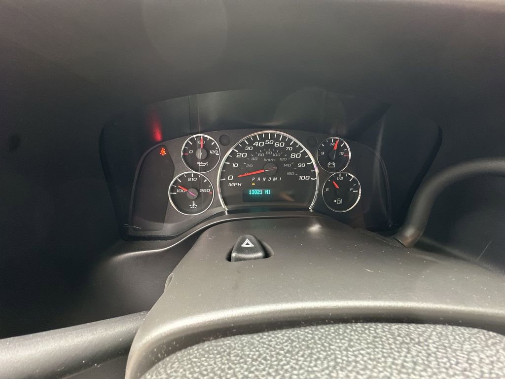 Used 2024 Chevrolet Express 2500 w/ Driver Convenience Package image 10