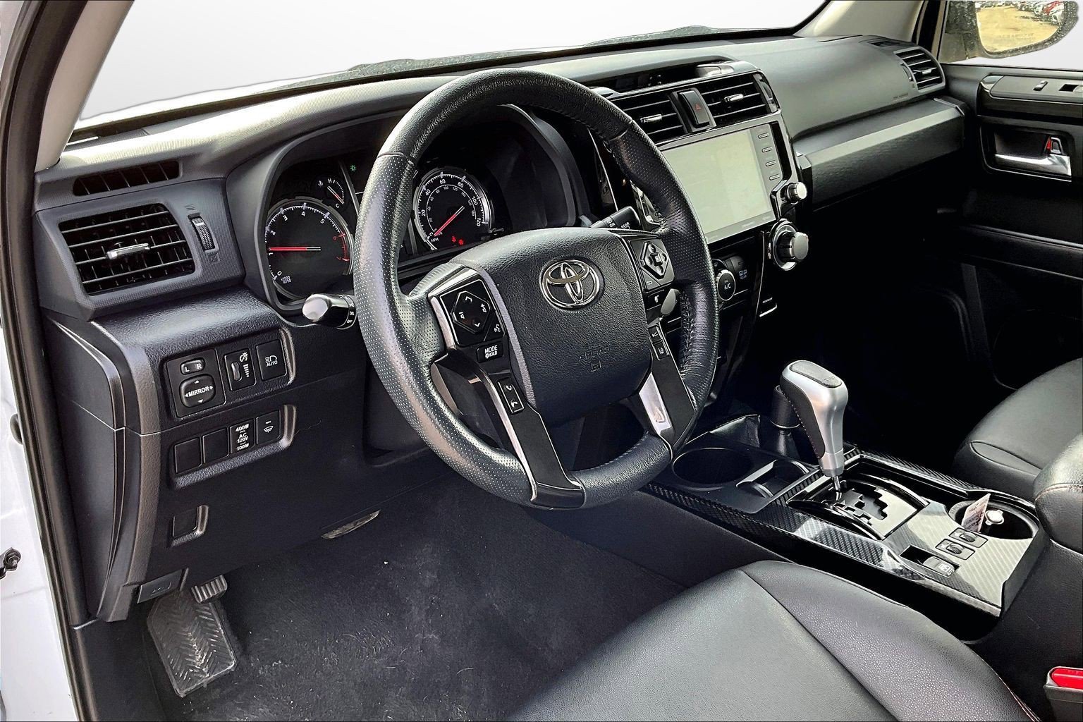 Used 2024 Toyota 4Runner TRD Off-Road Premium AWD/4WD image 20