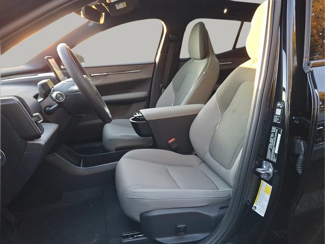 Used 2026 Volvo EX30 Plus w/ Climate Package AWD/4WD image 9