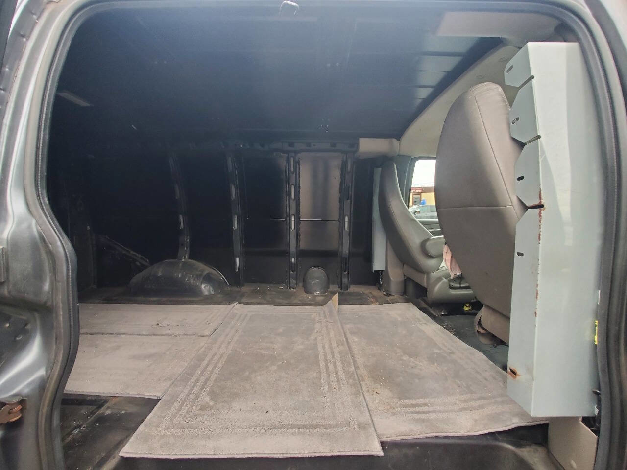 Used 2014 GMC Savana 1500 AWD image 16