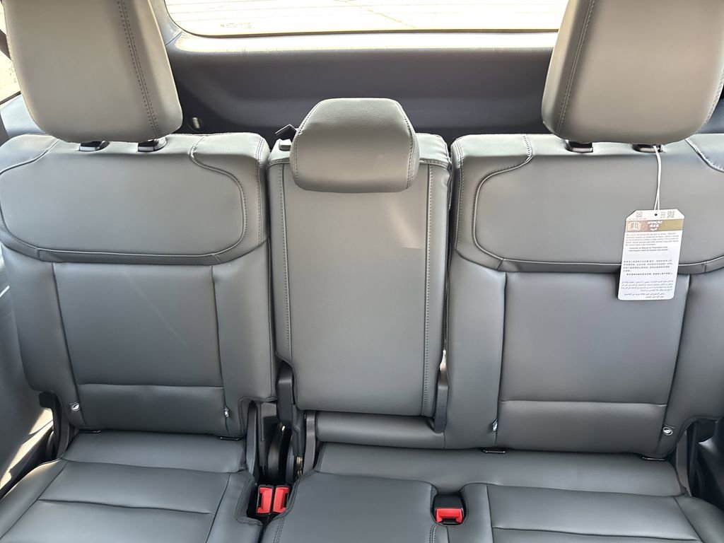 New 2026 Ford Expedition Max Active RWD image 23