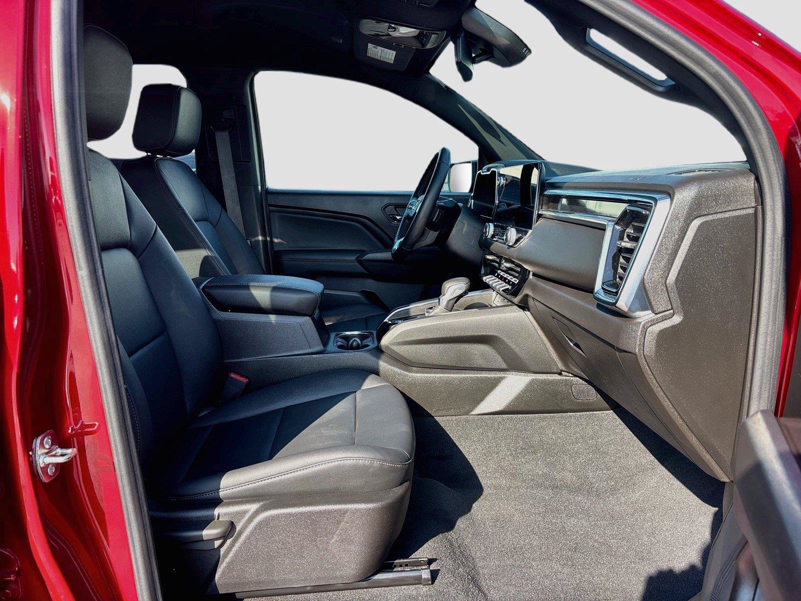 Used 2024 GMC Canyon Elevation w/ Elevation Premium Package AWD/4WD image 32