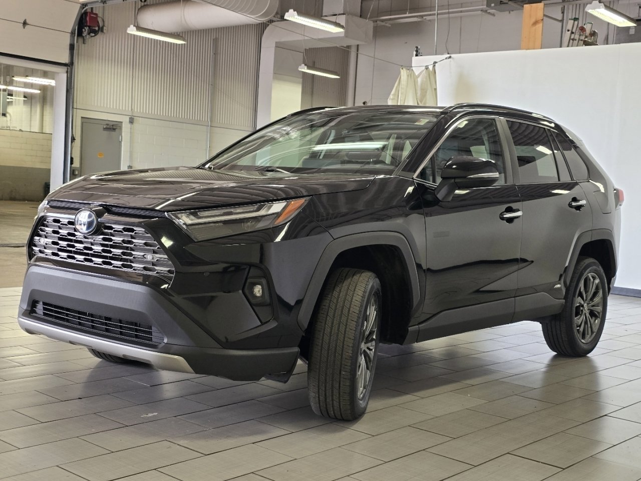 Used 2023 Toyota RAV4 Limited AWD/4WD image 14