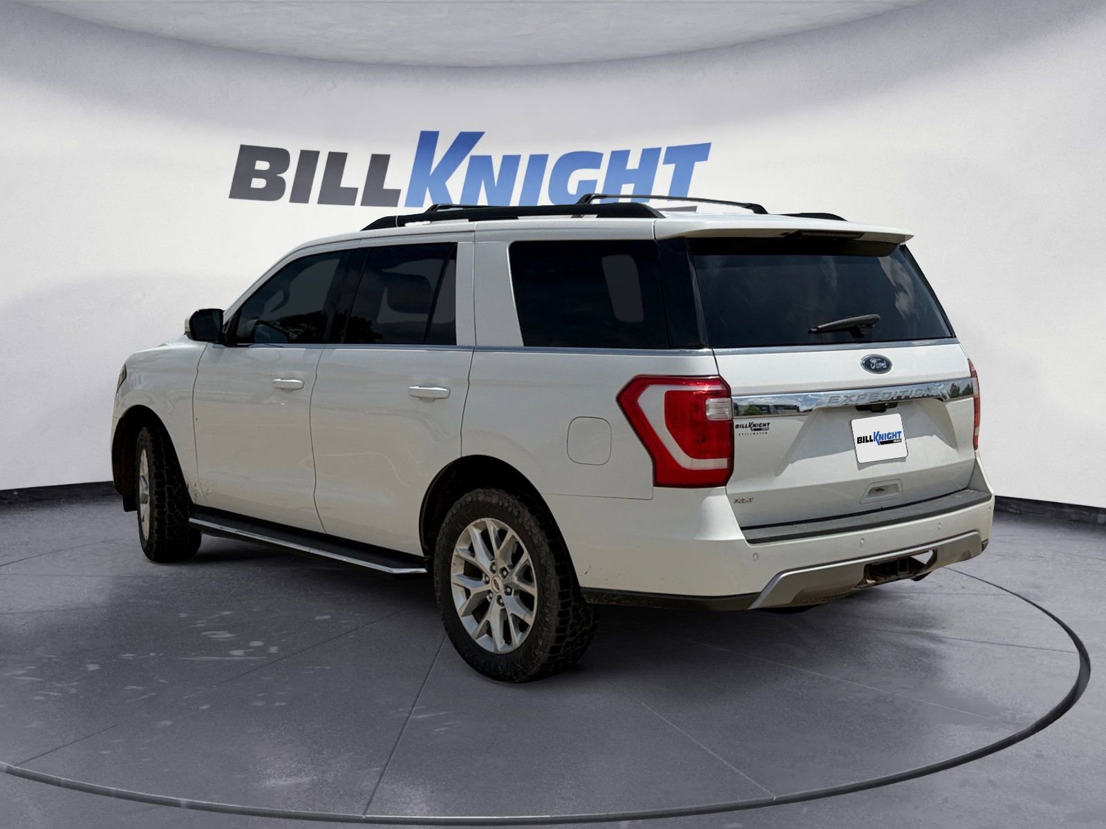 Used 2021 Ford Expedition XLT AWD/4WD image 3