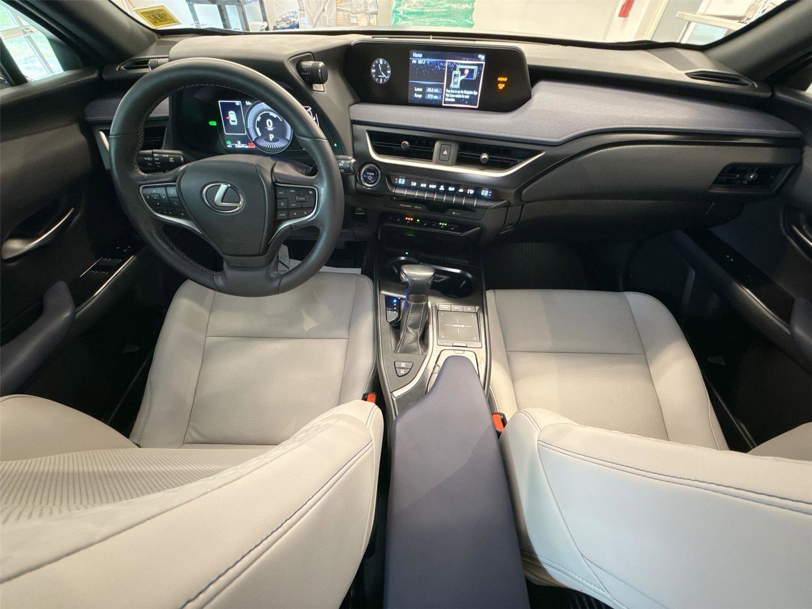 Used 2021 Lexus UX 250h w/ Premium Package AWD/4WD image 22