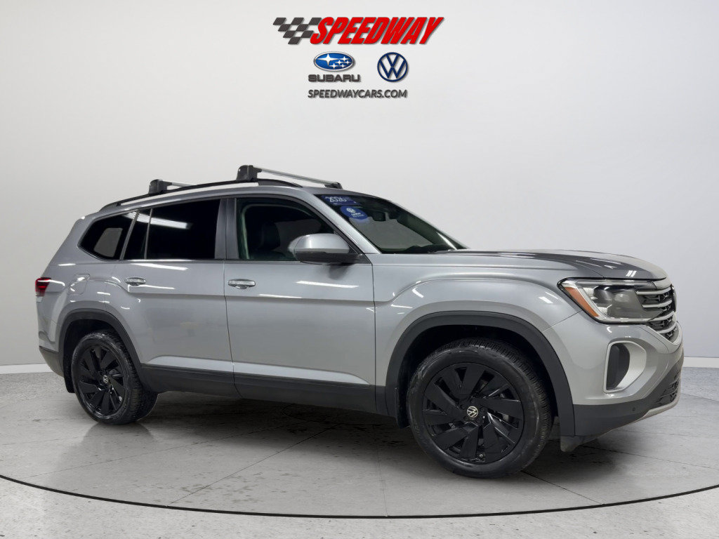 Certified 2026 Volkswagen Atlas SE FWD image 3