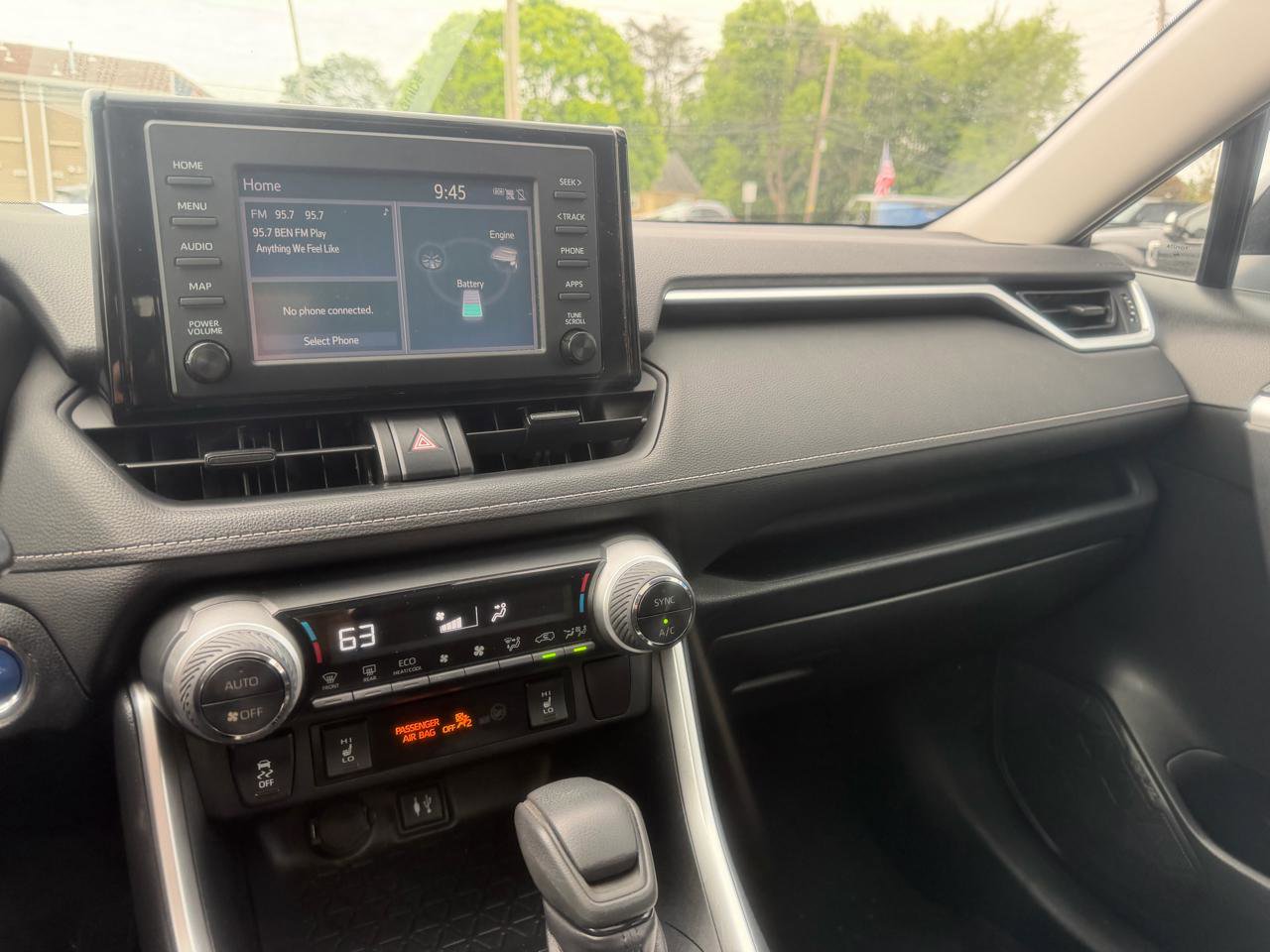 Used 2019 Toyota RAV4 XLE AWD/4WD image 12