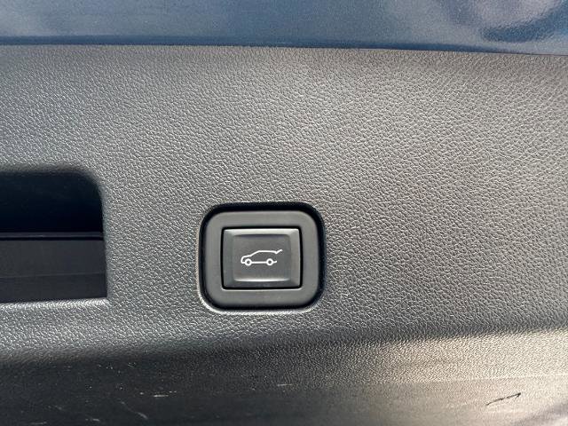 Used 2024 Chevrolet Traverse LT image 23