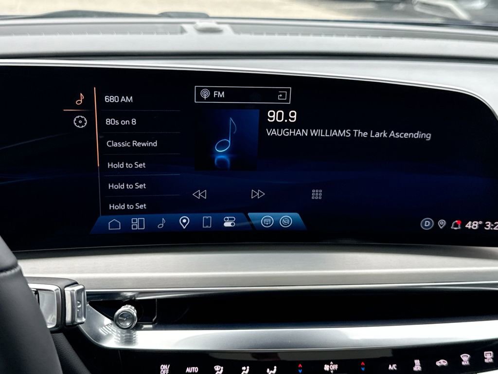 Used 2024 Cadillac Lyriq Luxury image 12