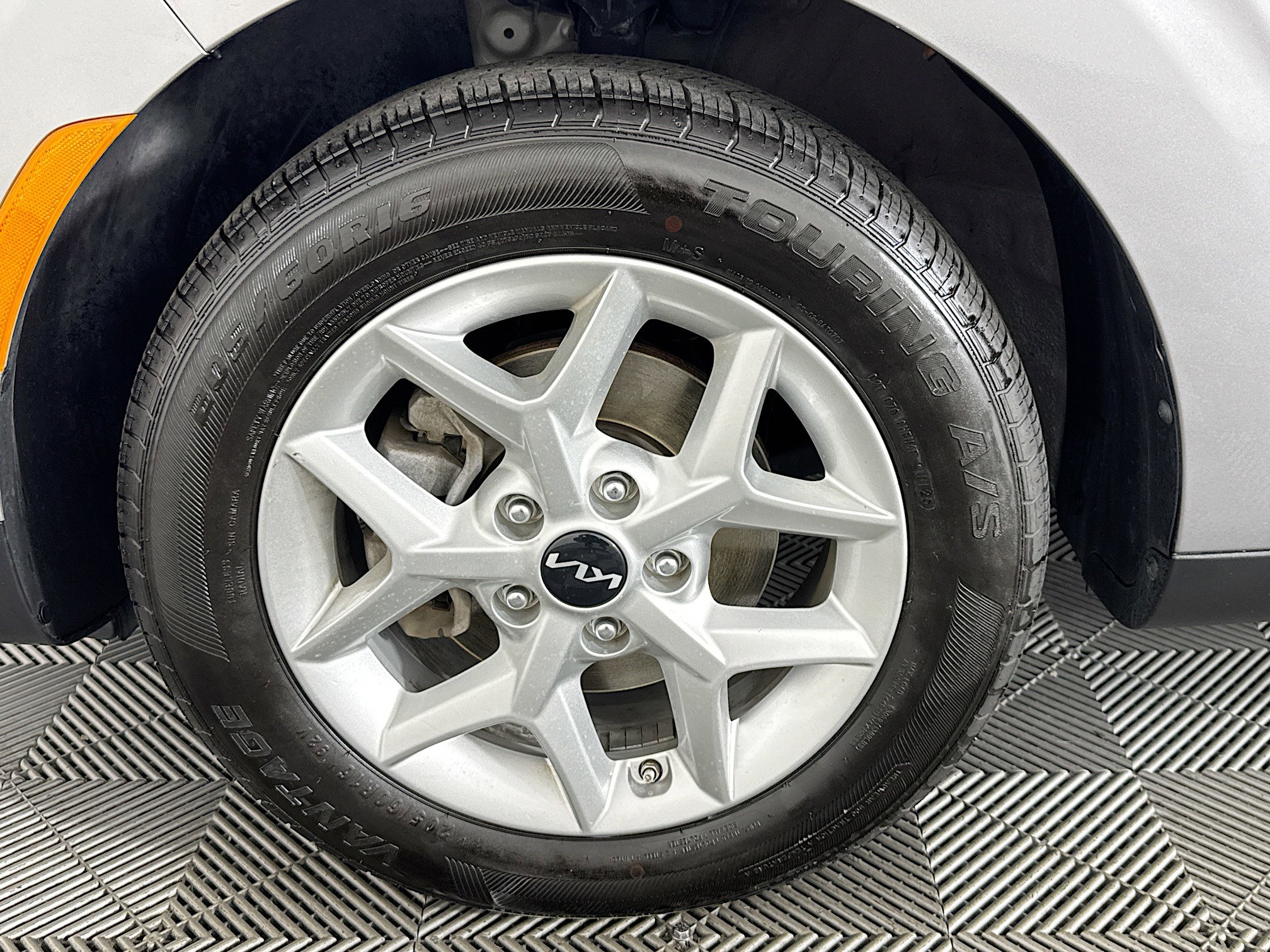 Used 2023 Kia Soul LX w/ LX Technology Package FWD image 36